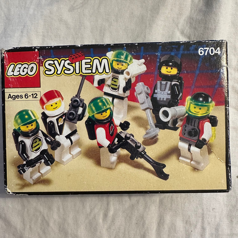 Lego 6074 Space Men Minifigure Sealed Set Vintage